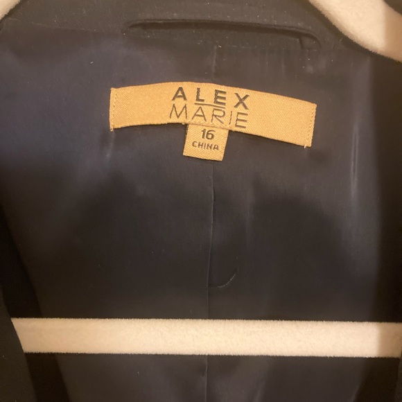 Alex Marie size 16 black women’s blazer. Excellent condition. - Picture 2 of 3